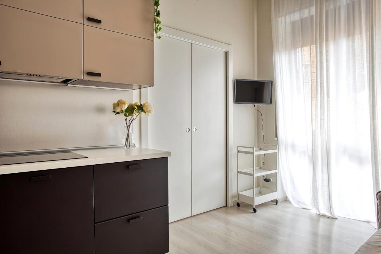 Joivy Vibrant 2Bed Apt With Balcony Milano Dış mekan fotoğraf